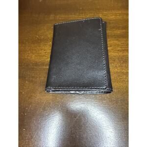 Mundi Genuine Leather Wallet W/ Credit Card Pockets